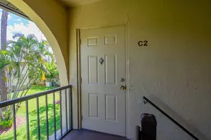 318 Pine Ridge Cir, Greenacres, FL 33463 - Photo 5
