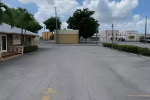 124 SW 1st St, Belle Glade, FL 33430 - Photo 1