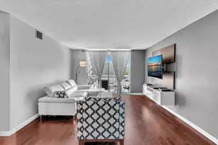 137 Golden Isles Dr, Hallandale Beach, FL 33009 - Photo 7