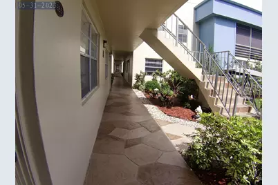 865 Flanders S, Delray Beach, FL 33484 - Photo 3