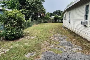 1610 N 14th St, Fort Pierce, FL 34950 - Photo 13