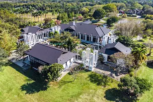 8549 Surrey Ln, Boca Raton, FL 33496 - Photo 9