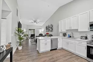 3981 Island Club Cir W, Lantana, FL 33462 - Photo 9