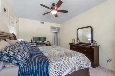 103 Half Moon Circle #E2, Hypoluxo, FL 33462 - Photo 17