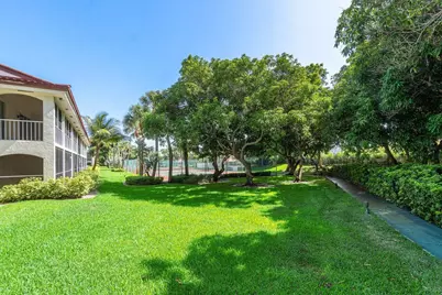 103 Half Moon Circle #E2, Hypoluxo, FL 33462 - Photo 29