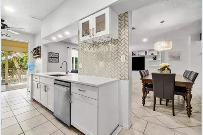 103 Half Moon Circle #E2, Hypoluxo, FL 33462 - Photo 11