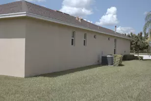 10298 SW Silverberry Ct E, Port Saint Lucie, FL 34987 - Photo 5