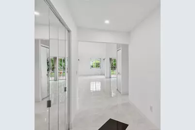 6105 Via Laguna Lane, Boca Raton, FL 33433 - Photo 7