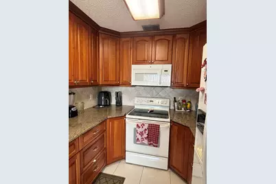 8833 Bella Vista Drive #8833, Boca Raton, FL 33433 - Photo 11