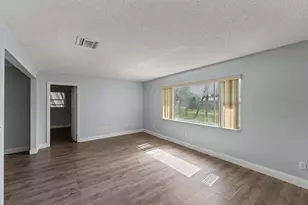 106 NW Broadview St, Port Saint Lucie, FL 34983 - Photo 9