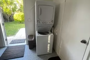 1260 Manor Dr, Riviera Beach, FL 33404 - Photo 33