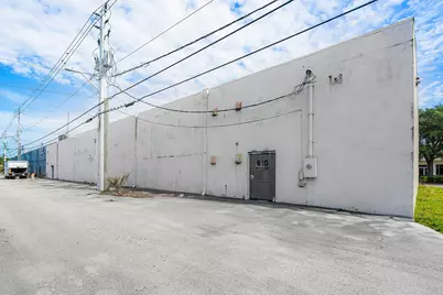 810 Park Avenue, Lake Park, FL 33403 - Photo 5