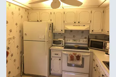 99 Saxony C, Delray Beach, FL 33446 - Photo 5