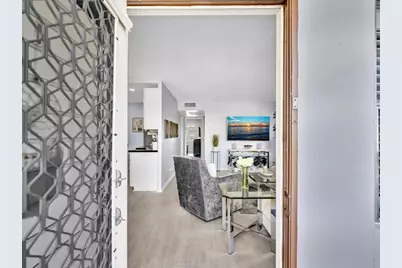 2083 Guildford E, Boca Raton, FL 33434 - Photo 3