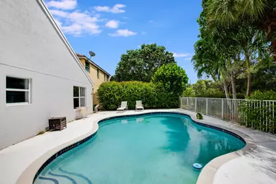 212 Kensington Way, Royal Palm Beach, FL 33414 - Photo 47