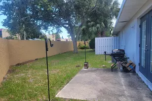 2001 Oleander Blvd, Fort Pierce, FL 34950 - Photo 9