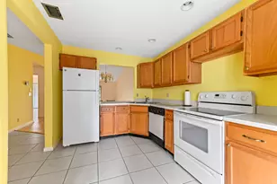 2641 Gately Dr W, West Palm Beach, FL 33415 - Photo 9