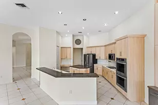 19557 Saturnia Lakes Dr, Boca Raton, FL 33498 - Photo 7