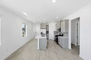 10684 NW Wilgrove Lane, Port Saint Lucie, FL 34987 - Photo 9