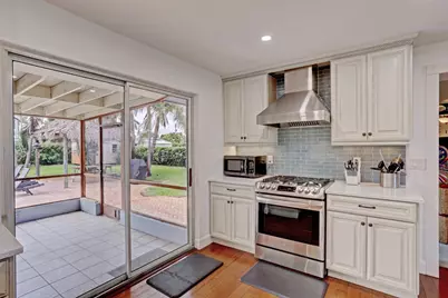 7115 Venetian Way, West Palm Beach, FL 33406 - Photo 9