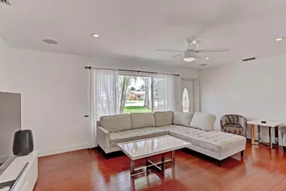 7115 Venetian Way, West Palm Beach, FL 33406 - Photo 5