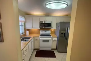 8901 Sunrise Lakes Blvd, Sunrise, FL 33322 - Photo 9