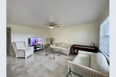 117 Flanders C, Delray Beach, FL 33484 - Photo 11