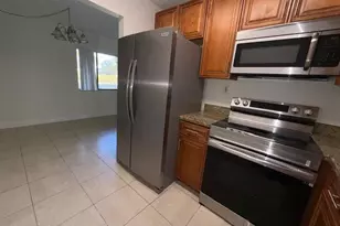 407 Meadows Cir, Boynton Beach, FL 33436 - Photo 37