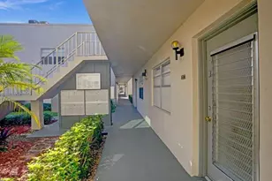 298 Burgundy G, Delray Beach, FL 33484 - Photo 5