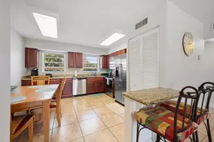 801 Hummingbird Way, North Palm Beach, FL 33408 - Photo 7