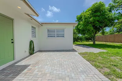 1717 16th Court N, Lake Worth Beach, FL 33460 - Photo 41