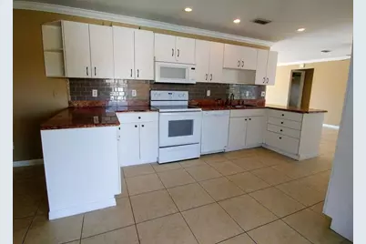 925 SE Albatross Avenue, Port Saint Lucie, FL 34983 - Photo 3