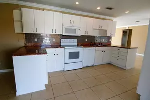 925 SE Albatross Ave, Port Saint Lucie, FL 34983 - Photo 3