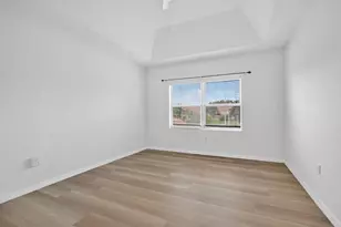 513 Talia Cir, Palm Springs, FL 33461 - Photo 9