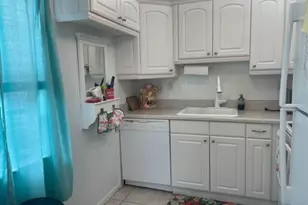 137 Flanders C, Delray Beach, FL 33484 - Photo 3