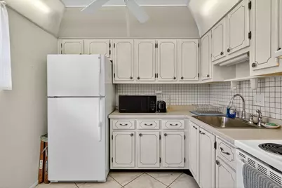 2152 NE 1st Way #205, Boynton Beach, FL 33435 - Photo 9