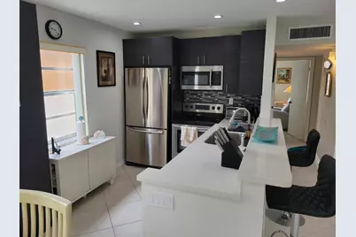662 Burgundy N, Delray Beach, FL 33484 - Photo 3