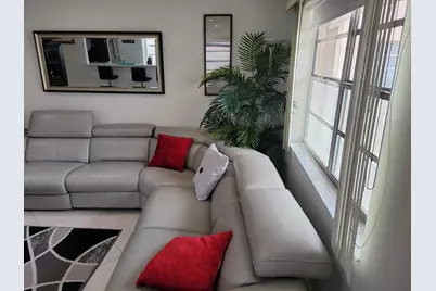 662 Burgundy N, Delray Beach, FL 33484 - Photo 9