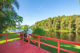 6910 SE Morningside Dr, Stuart, FL 34997 - Photo 9