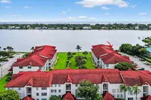 110 Half Moon Cir, Hypoluxo, FL 33462 - Photo 35