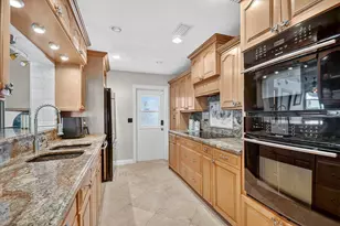 133 Greenbrier Dr, Palm Springs, FL 33461 - Photo 19