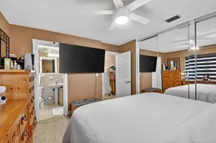 133 Greenbrier Dr, Palm Springs, FL 33461 - Photo 15