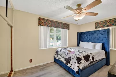 133 Greenbrier Drive, Palm Springs, FL 33461 - Photo 13