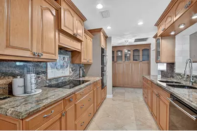 133 Greenbrier Drive, Palm Springs, FL 33461 - Photo 23