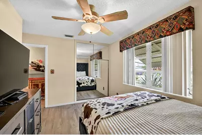 133 Greenbrier Drive, Palm Springs, FL 33461 - Photo 13