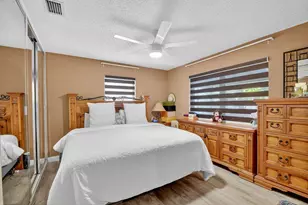 133 Greenbrier Dr, Palm Springs, FL 33461 - Photo 17