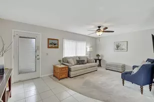 479 Burgundy J, Delray Beach, FL 33484 - Photo 3