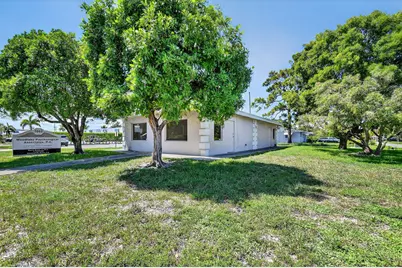 3865 10th Avenue N, Palm Springs, FL 33461 - Photo 5