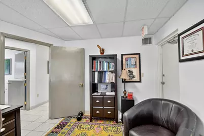 3865 10th Avenue N, Palm Springs, FL 33461 - Photo 11