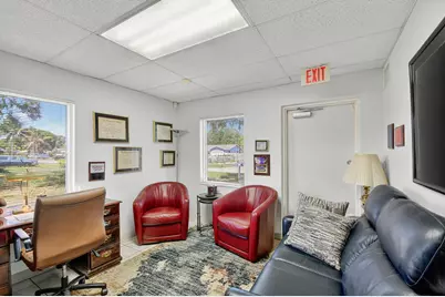 3865 10th Avenue N, Palm Springs, FL 33461 - Photo 27